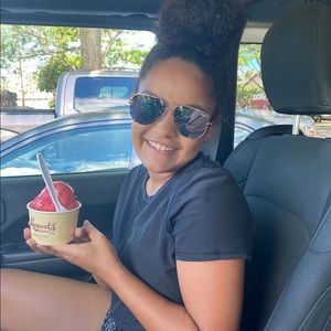 Meet your Posher, Olivia